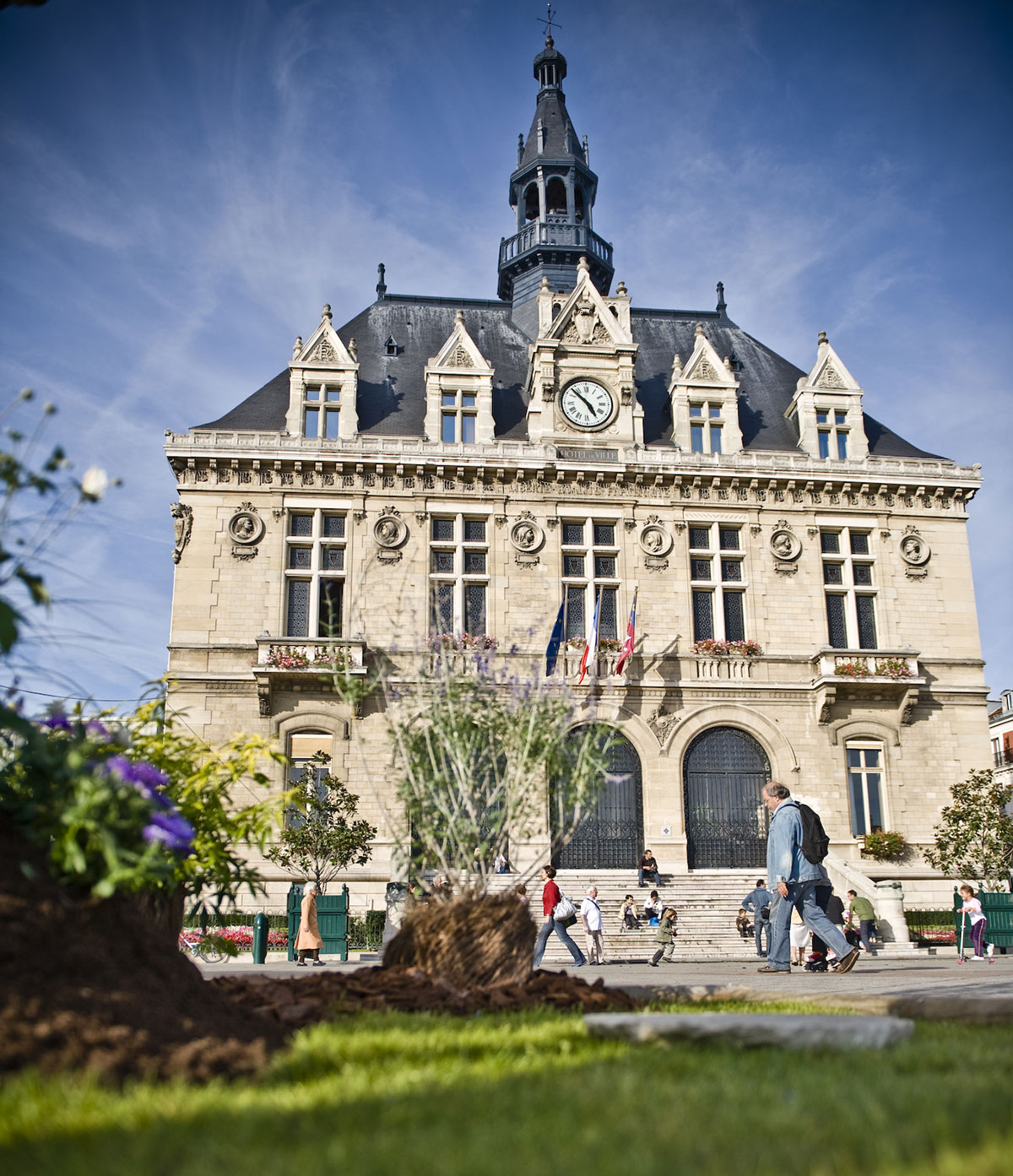 Station Toosla de location de voiture à Vincennes Mairie de Vincennes